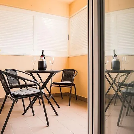 Jully Apartman